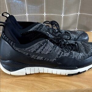 Nike Black & White Knit winterized free